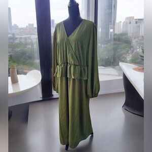 NWT Olive green Dress size 16 bishop sleeves V neck